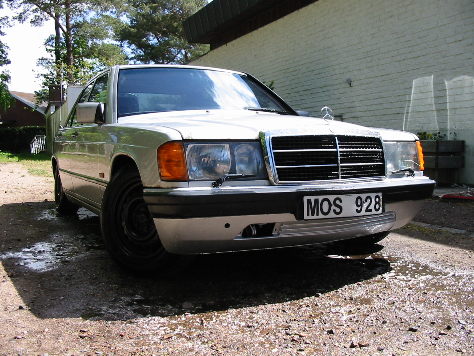 Click to display next picture