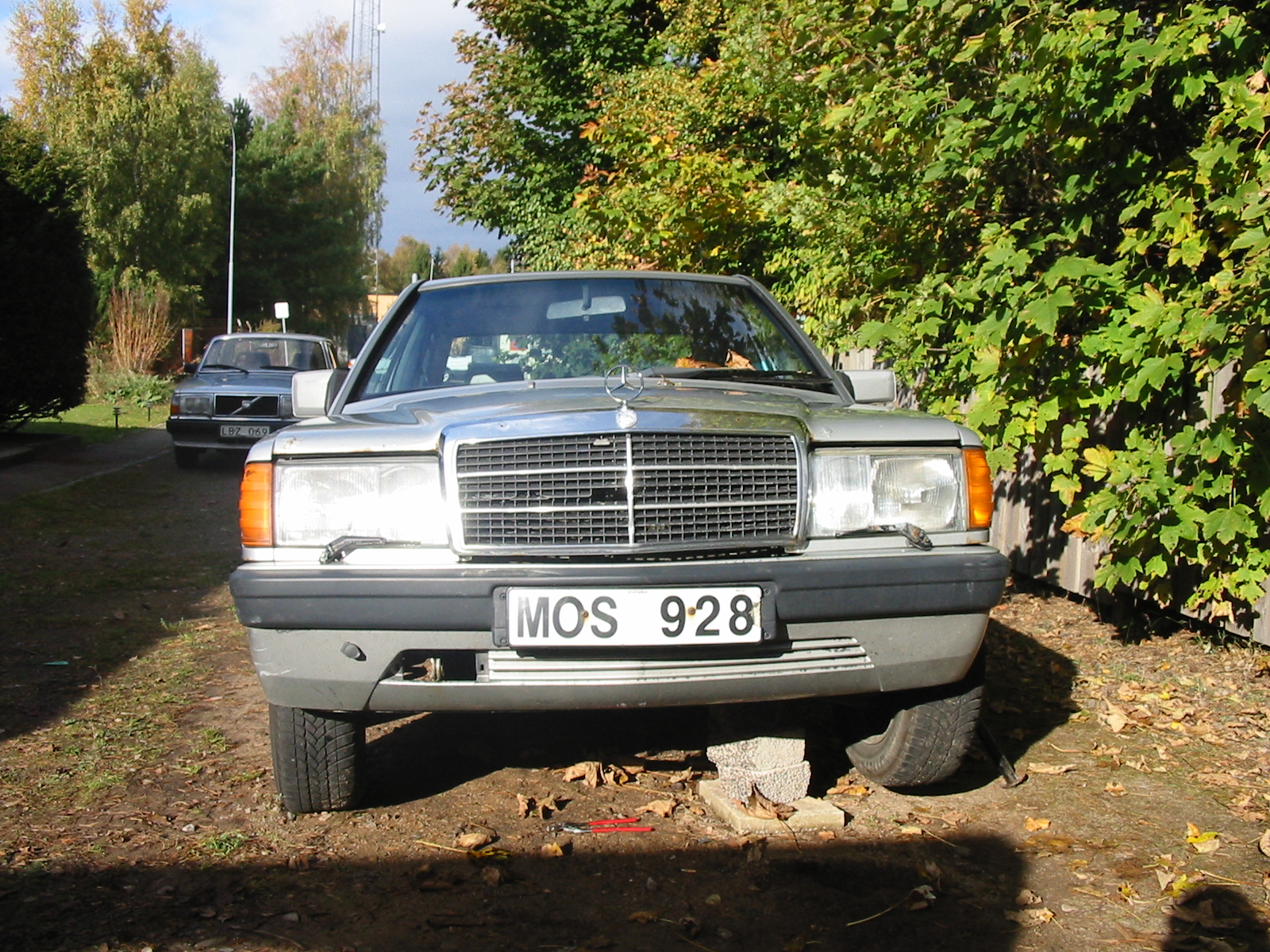 Click to display next picture