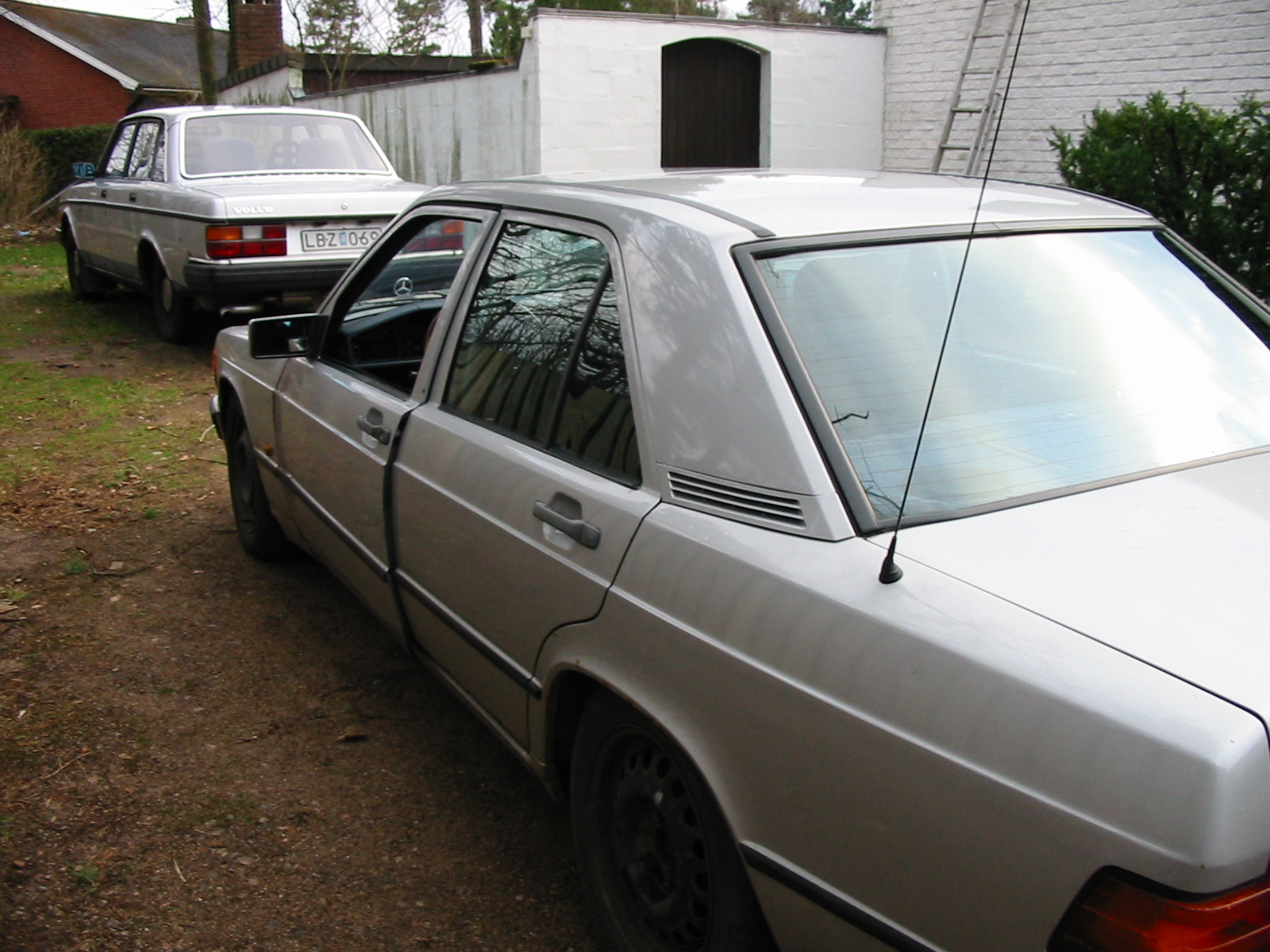 Click to display next picture